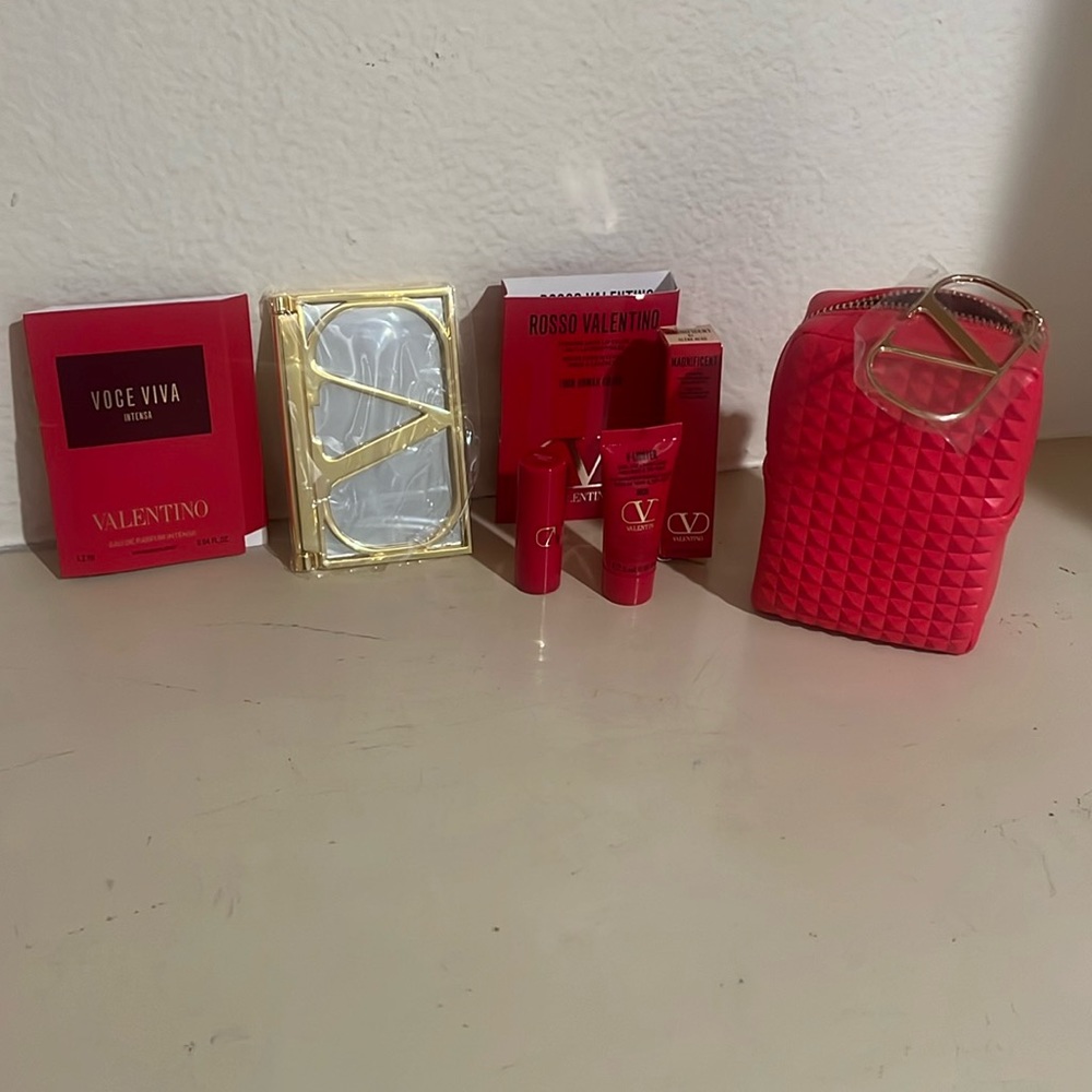 Valentino beauty, six piece gift set. Studded logo pouch, mirrored compact
